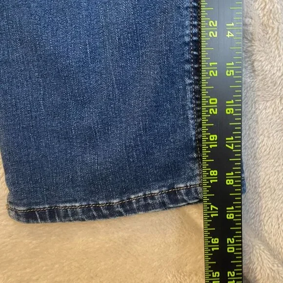 Lee Womens Capri Jeans Size 14 Medium Blue Denim Straight Cropped Stretch Casual - Picture 6 of 16